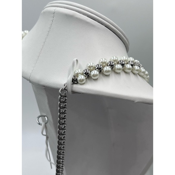 WHITE HOUSE BLACK
MARKET Pearl Tassel Pave Crystal Accents Necklace - Picture 6 of 15